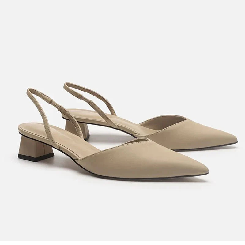Elegant Closed-Toe Women's Sandals with Low Heel for Comfort 2