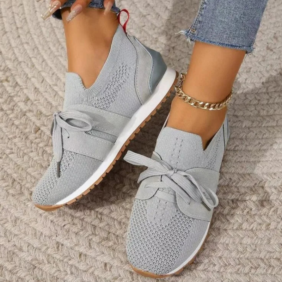 Stylish Women's Lace-Up Flat Shoes for Outdoor Comfort 2