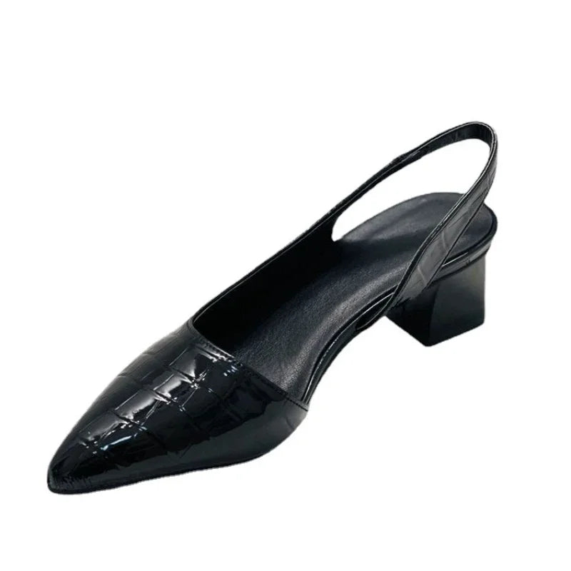 Elegant Women's Closed-Toe Sandals - Comfort & Style 4