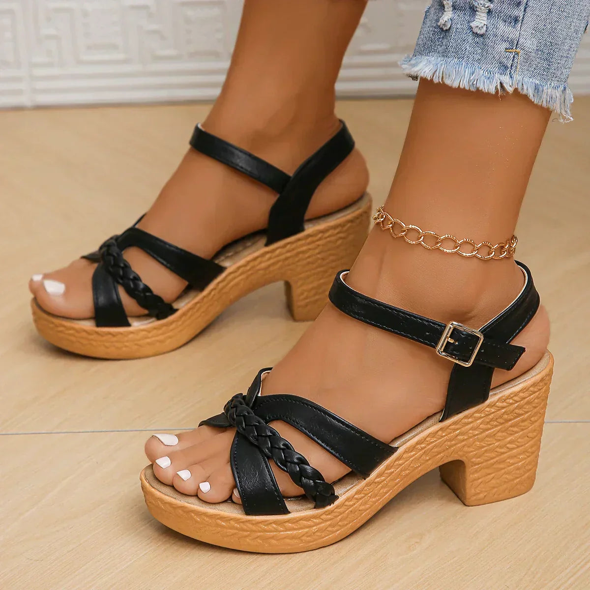 Lightweight Women's Sandals for All-Day Comfort and Style 0
