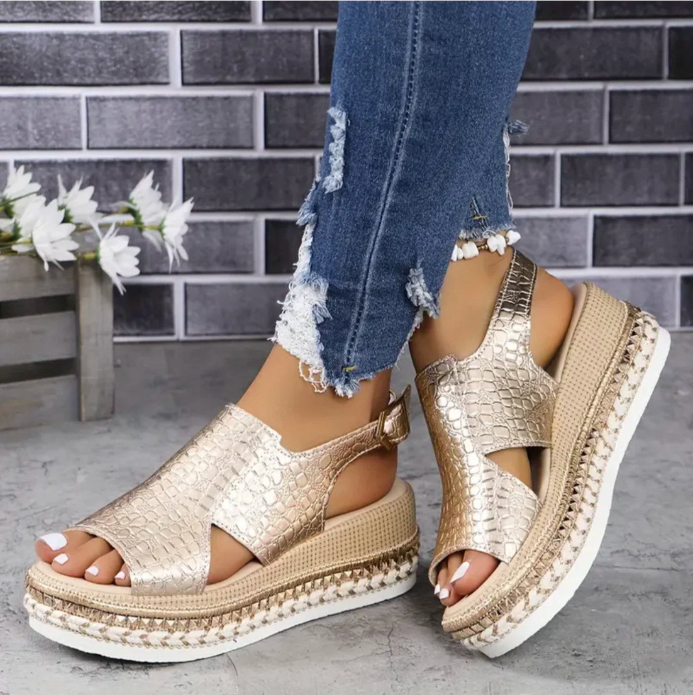 Stylish Women's Platform Sandals for Summer Comfort & Versatility 0