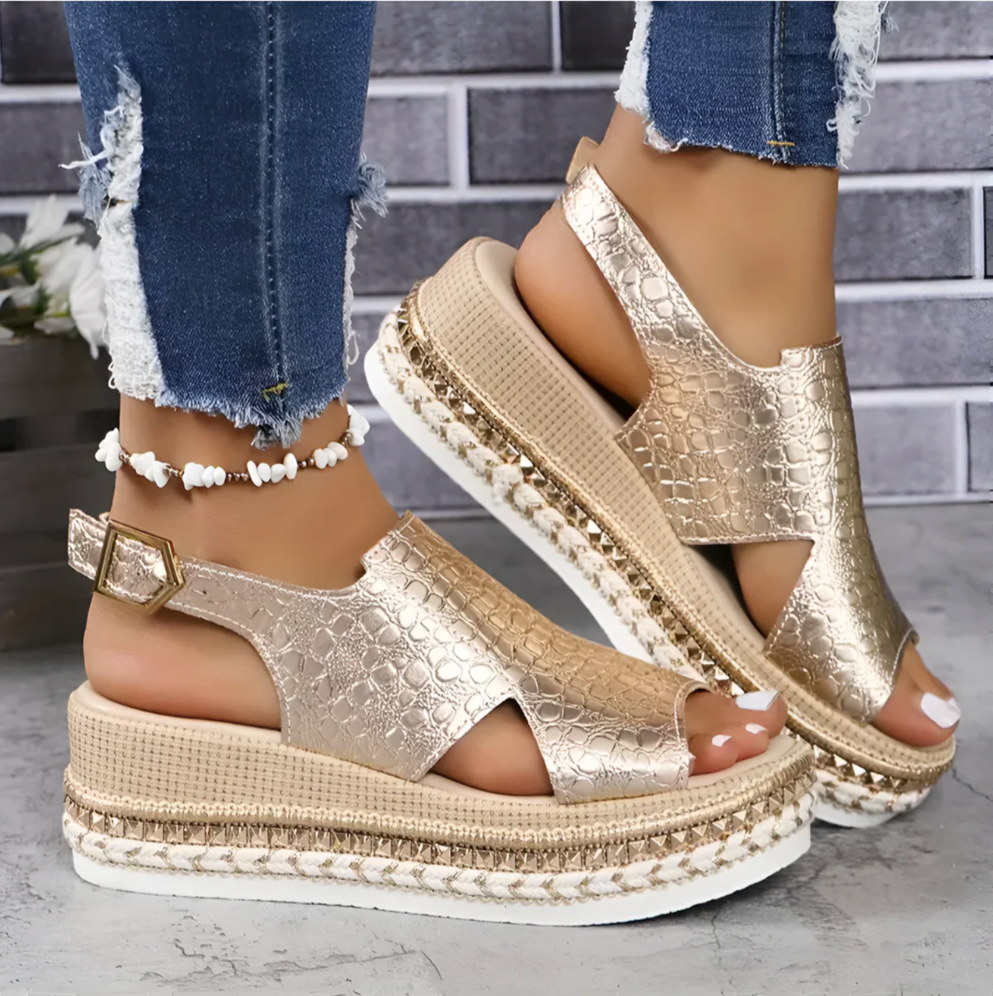 Stylish Women's Platform Sandals for Summer Comfort & Versatility 1