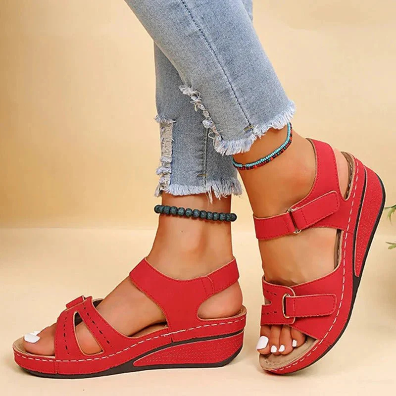 Stylish Women's Platform Sandals with Adjustable Straps 2