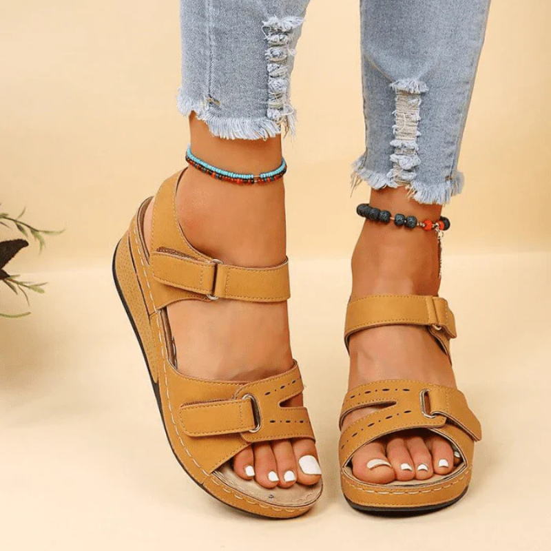 Stylish Women's Platform Sandals with Adjustable Straps 4
